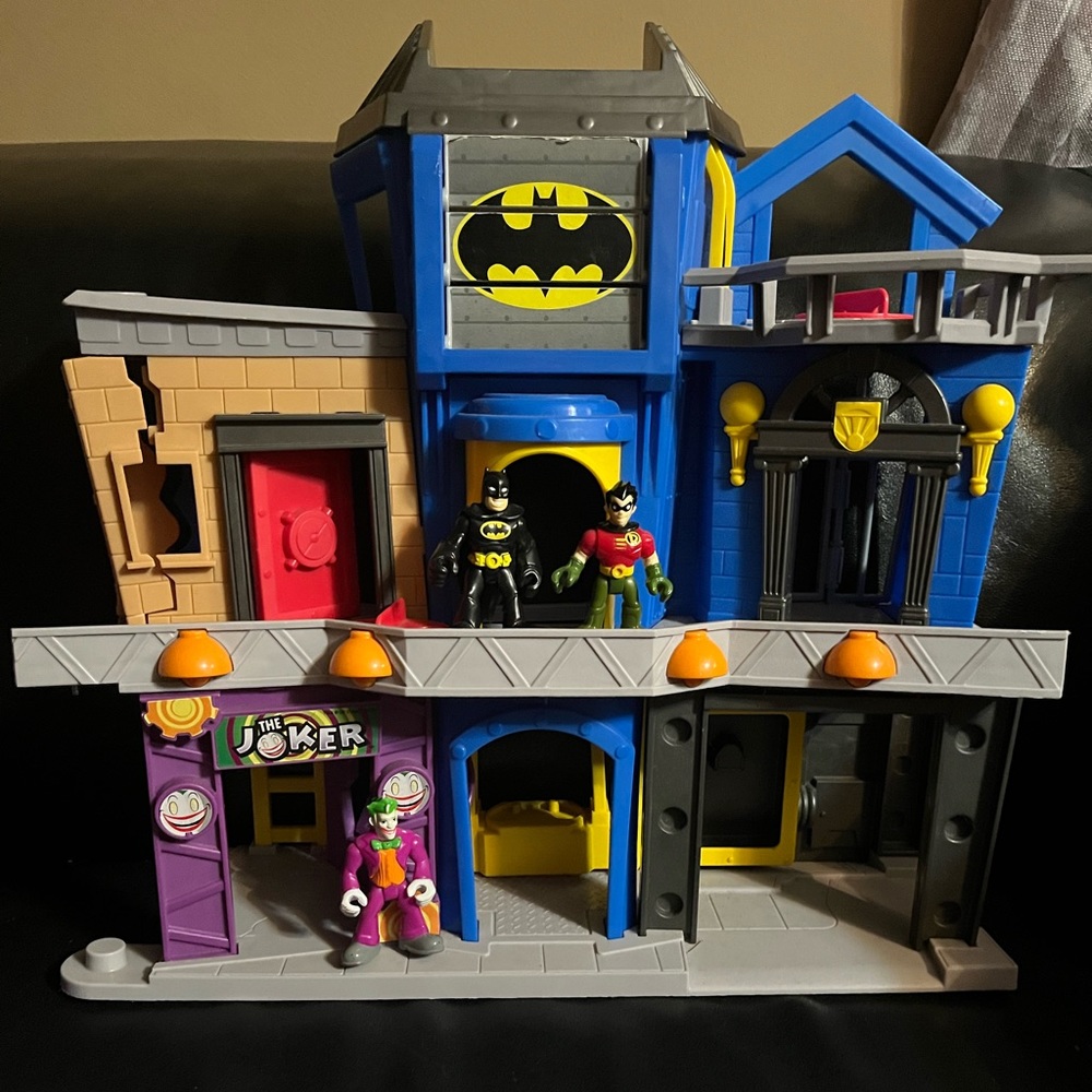 Batman toy house comes with everything